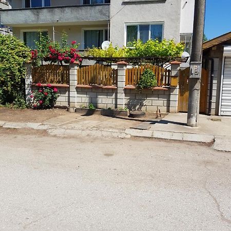 Къща За Гости Саня Hotel Kavarna Kültér fotó