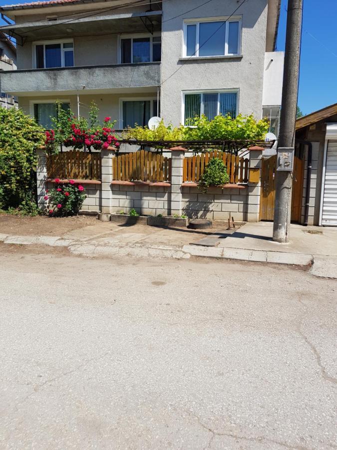 Къща За Гости Саня Hotel Kavarna Kültér fotó