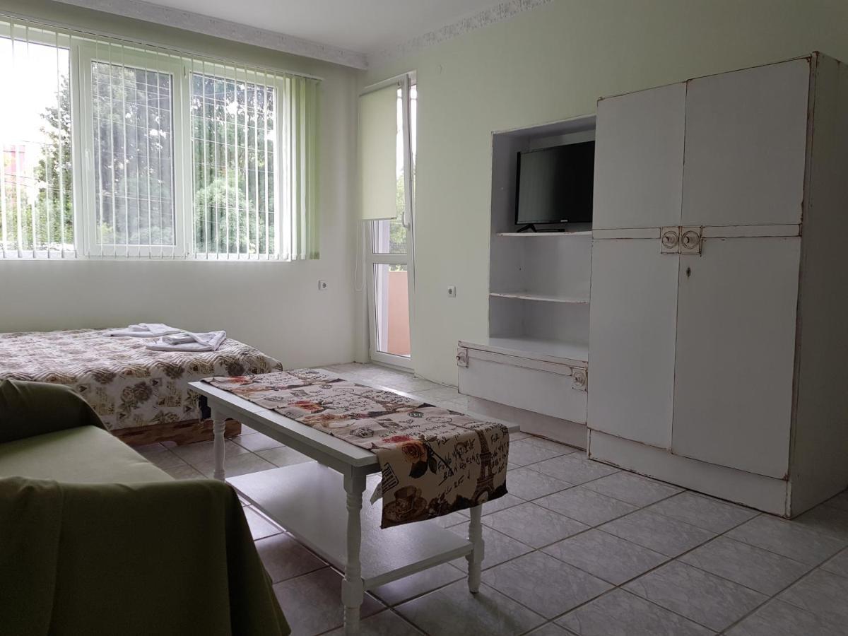 Къща За Гости Саня Hotel Kavarna Kültér fotó